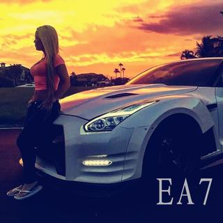 社会摇中万人迷，唯有男神牌牌琦。