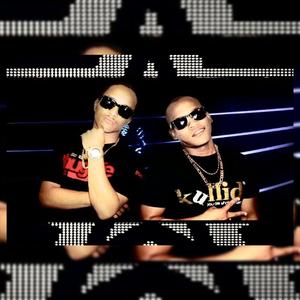 Polisie man(Agemi and Earl)