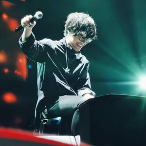 大人中（Cover 卢广仲）（翻自 卢广仲）