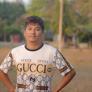 အချစ်ကံမလှတဲ့ငါ