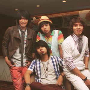 Jenuh Hati