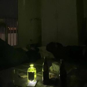 房间（翻自 刘瑞琦）