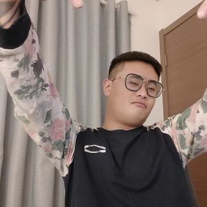 姚世博和夏雄生日快乐