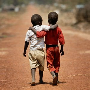 La (x8) - An African Reminder