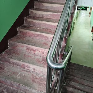 闲庭卧看细雨残荷