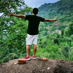 Blurrr (feat. Psy9de)