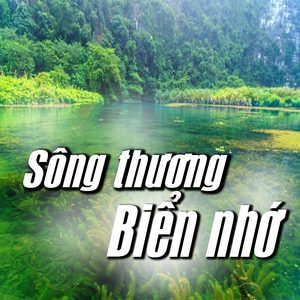 Bên Hồ Gươm