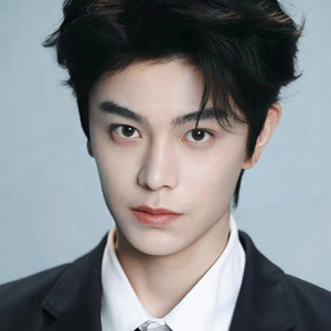 四点的海棠花未眠 丁禹兮