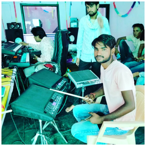 पाड़ोसन रोता छोड़ गी आंशु