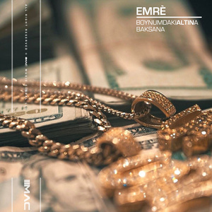 Boynumdaki Altına Baksana