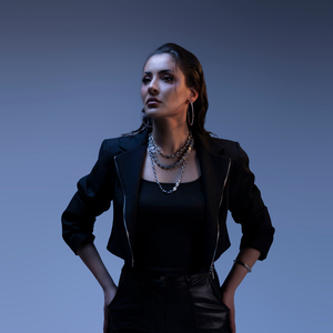 Bakışları Serseri