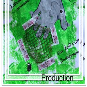 Un elephant qui se ballancais