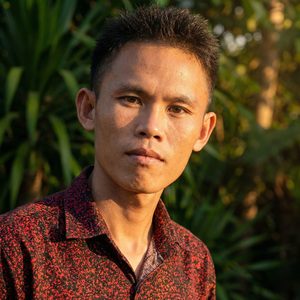 ຢຸດເຖີດນ້ຳຕາ (ยุดเถิดน้ำตา)