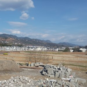 回忆像个旧闹钟