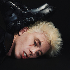 MALAVIDA (feat. Evlay)