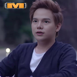 ស្តាប់បទចម្រៀងប៉ះចំសាច់រឿងខ្លួនឯង