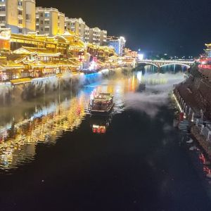 我的心是无人空巷 你一来就人潮汹涌