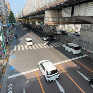 ぼんやり街を眺めて（Looking at the city in a daze）