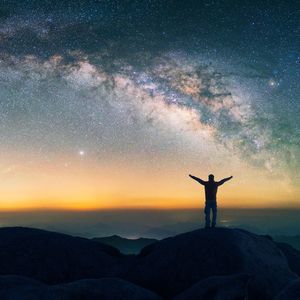 你看你看月亮的脸