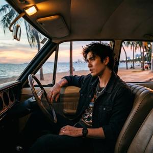 อย่าหลบตาฉัน