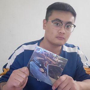 谢帝变成女人了