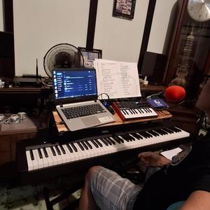 Pelukan di Bukit Kota