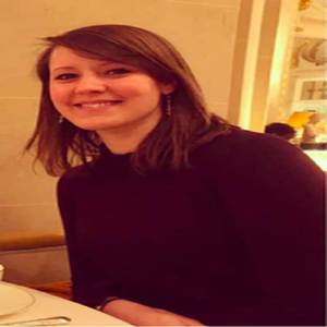 Awl Alnaas Fi Qalbik Ana