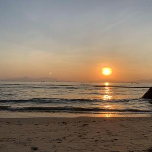 天气凉的时候我也想去海边