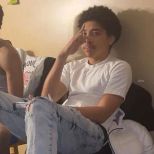 #free3xtras (feat. Jaay2euce)