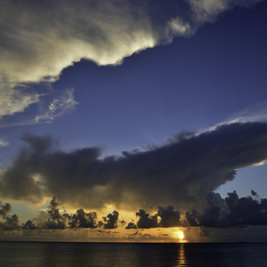 ゆったりとしたテンポの波音