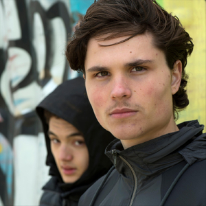 Bewegen (feat. Jordan. J)