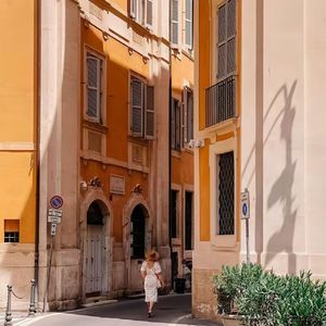 寂寞街角的转口