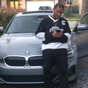 Make That Money (feat. Olivio)