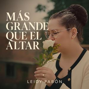 Mas grande que el altar