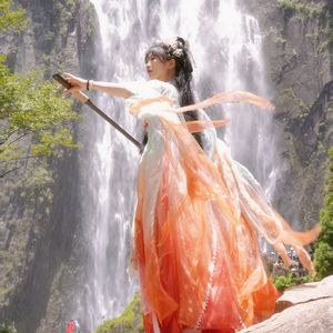 春天最先来到百丈漈（简约版文艺女声）