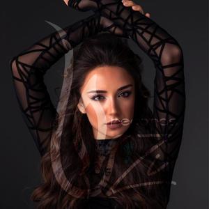 hiya hiya (feat. Carla Chamoun)