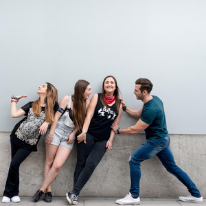 Abrazando Mis Costillas