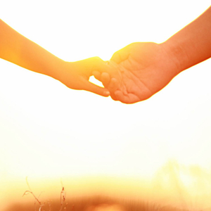 《至少还有你》