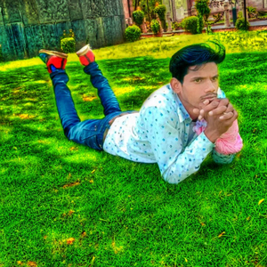 काजल लग्यो हथेली प