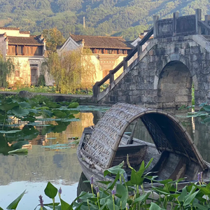 我 像一盏孤独的路灯