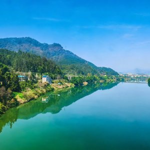 得不到的爱_mastered_96khz_24bit.wav 伴奏