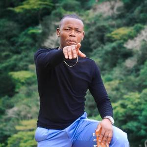 Uthando Lweqiniso (feat. Uxolo) [with. Somaphunga]