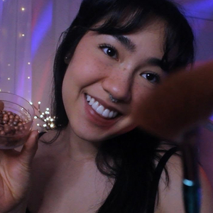 Sussurros Rápidos E Suaves E Ranger De Dentes Em Plástico