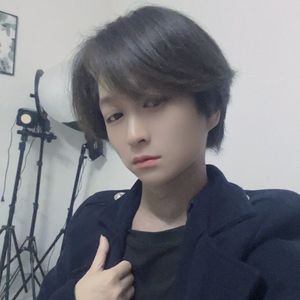 爬到顶端才懂 风比底层更冷 伴奏