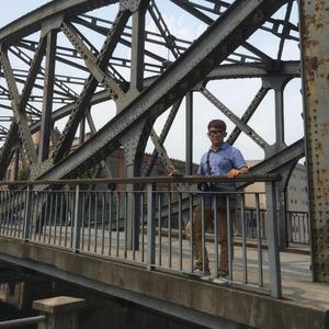 淡黄的长裙（翻自 秦牛正威）