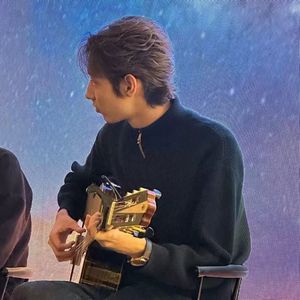 Yalghuz kishilik olturush（吉他曲）