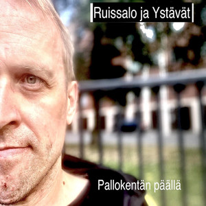 Pallokentän päällä