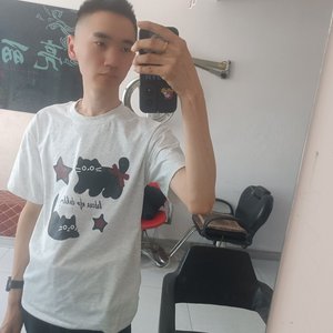 想用相机记录你 又怕眼睛错过你