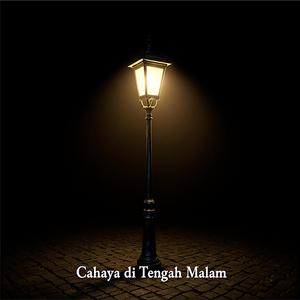 Cahaya di Tengah Malam