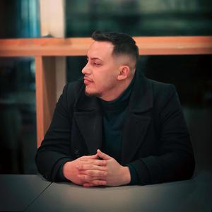 Szeretni csak egyet lehet